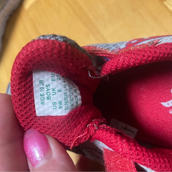 Boys shoes size 9 - Picture 3 of 4